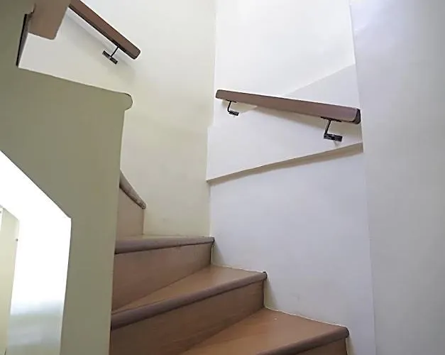 호텔 Loft Unit In New Quezon 4*